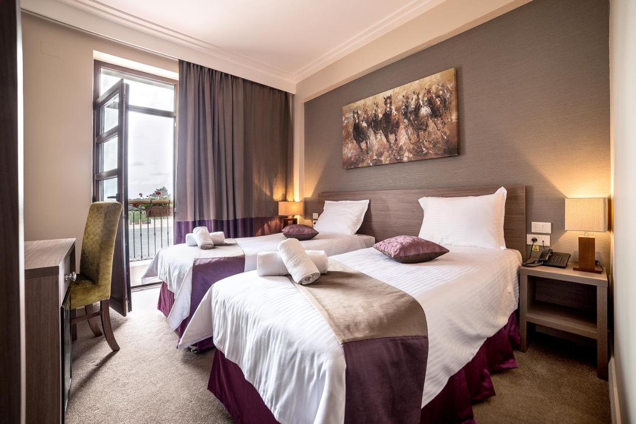 The Frontier Hotel Siret ภายนอก รูปภาพ